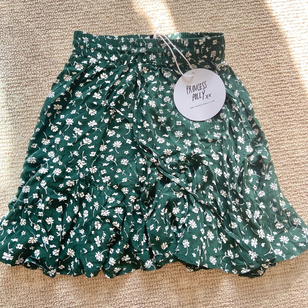 Princess Polly Green Floral Skirt (New with tags)